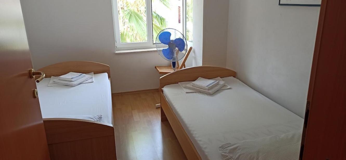 Apartmani Zulin Seget Vranjica Eksteriør billede